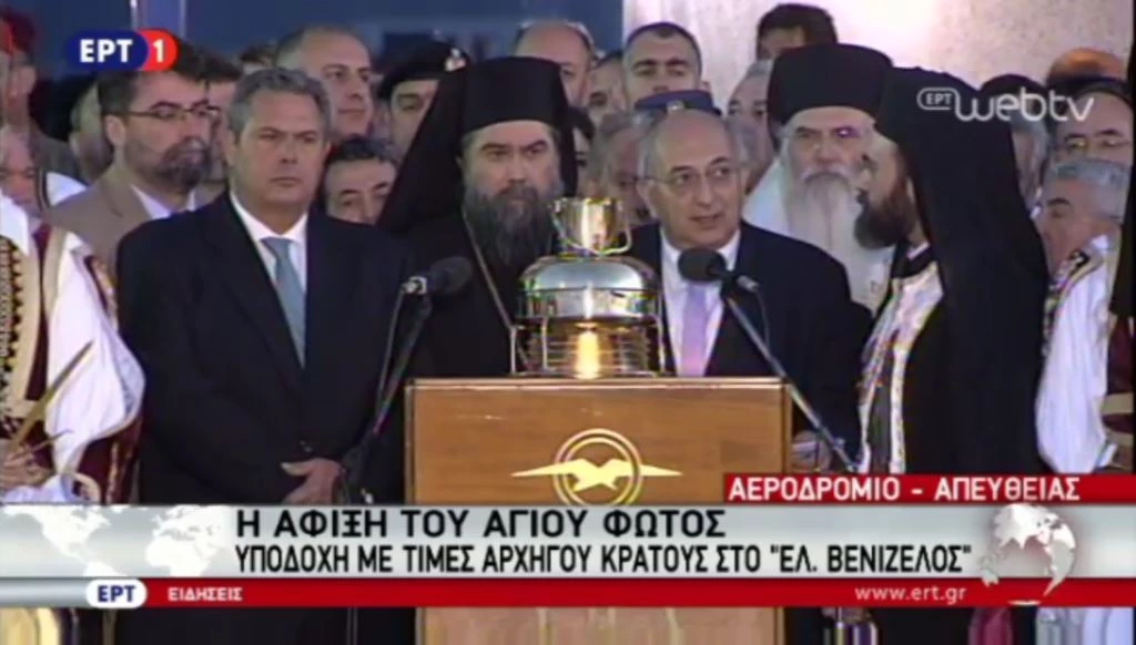 Παρέλαβε το Άγιο Φως ο Αμανατίδης – Η δήλωσή του προς τον Πατριάρχη Ιεροσολύμων